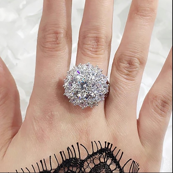 New Luxury 925 Silver Beautiful Flower Diamond Ring - Picture 3 of 5